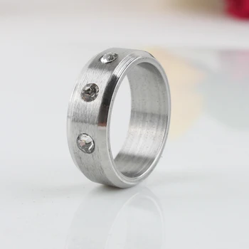 esküvői gyűrű ezüst színű 3 strasszos gyűrű 316L Rozsdamentes Acél férfiak nők gyűrű, ékszerek nagykereskedelmi sok